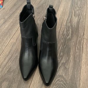 NEW Kaanas cowboy bootie